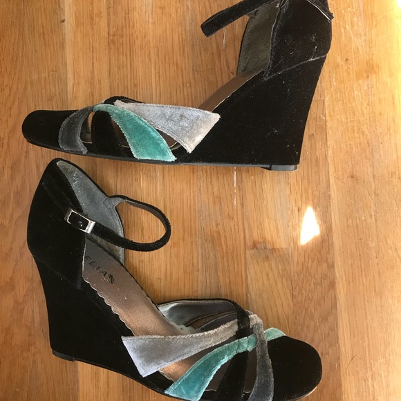 🍾 Host Pick🍾 dELIA*s wedges sz 9 - Picture 2 of 8